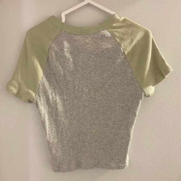 aritzia tna coburn t-shirt - Picture 3 of 3